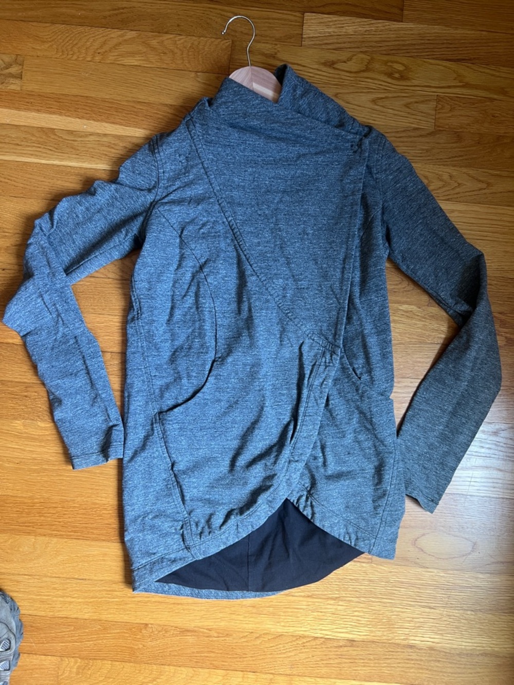 Women’s lululemon size 4 wrap Long Sleeve Top - heather grey